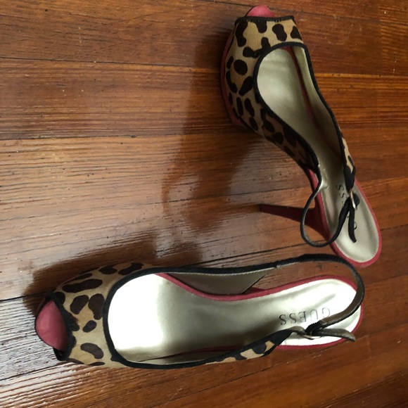 Leopard print Guess heels - Picture 2 of 4